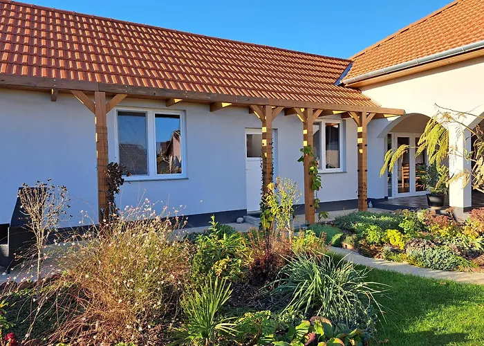 De Bloementuin / A Viragoskert Apartament Tiszafüred